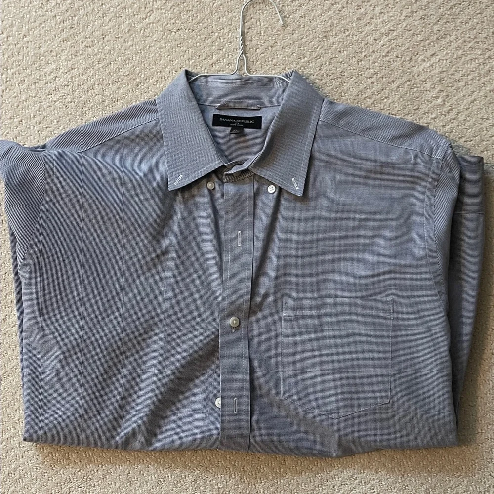 Banana Republic Men's Casual Blue Button Down Shirt